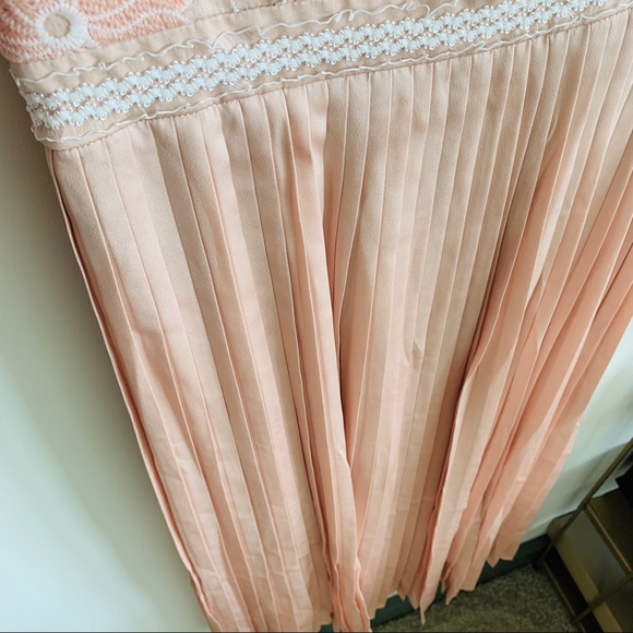 Three floor Pink dress - Picture 5 of 8